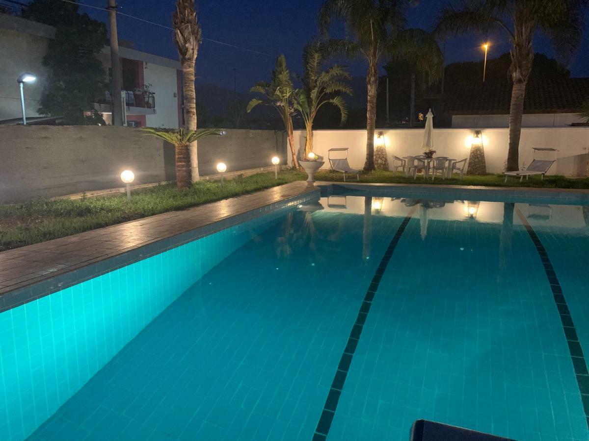 Casa Vacanze Villa Grace Villagrazia Di Carini Buitenkant foto